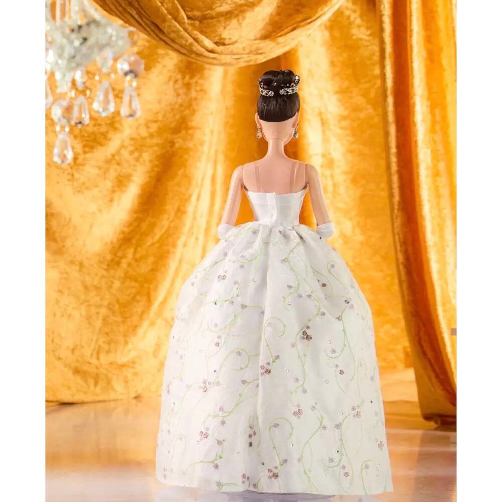 Disney Mia Thermopolis Limited Edition Doll – The Princess Diaries – 17'' – D23 - Picture 2 of 10